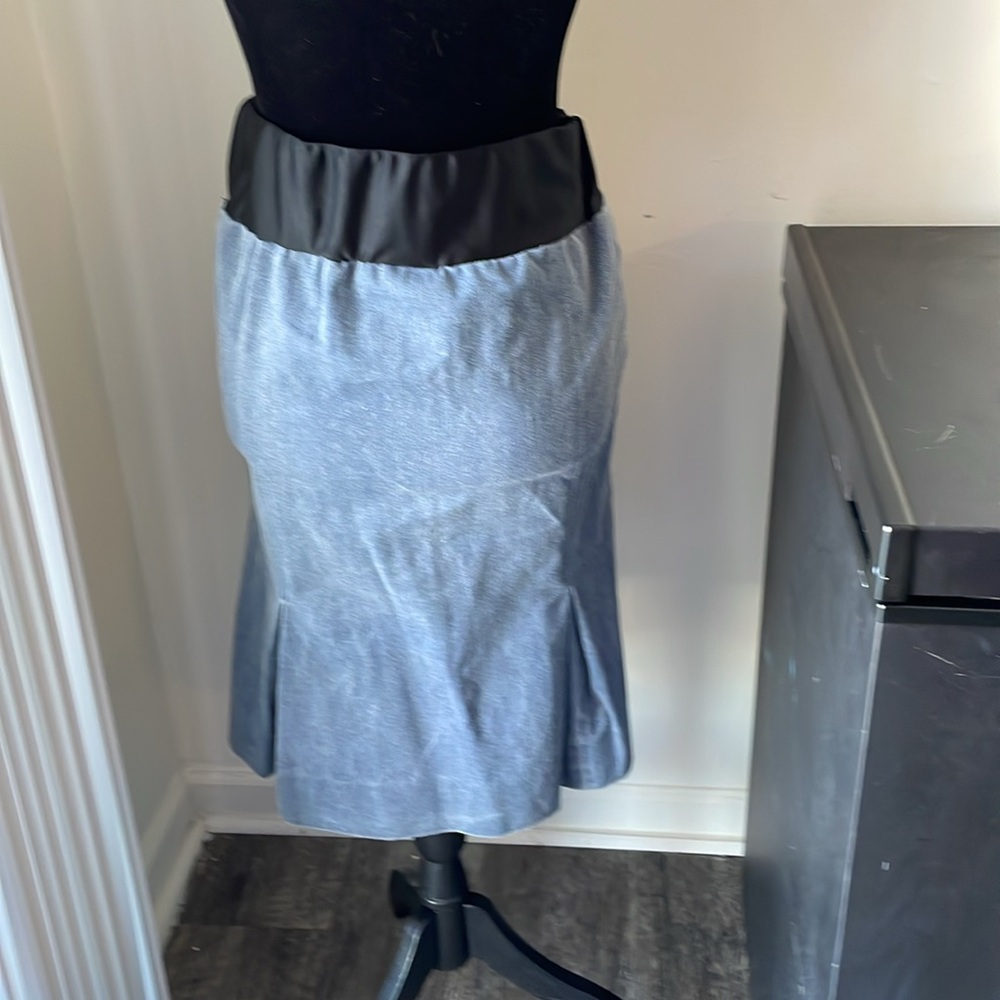 Lilo Maternity Denim Skirt Size Small - Picture 3 of 12